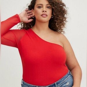 Torrid foxy one-sleeve top size 1 NWT
